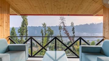 Luxury Studio Suite, Valley View | Property grounds