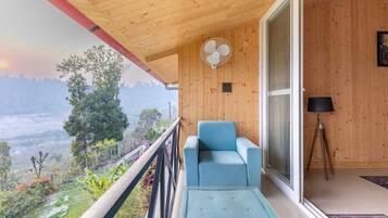 Luxury Studio Suite, Valley View | Property grounds