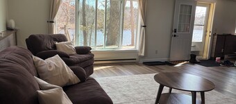 Tremendous 2-bedroom house with AC on the Apple River in quaint Somerset WI