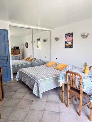 WiFi, bed sheets - Studio in Cavalière, close to the beach (Le Lavandou)