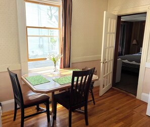 Dining - Private Furnished 1BR -- Washer/Dryer -- Easy Access to Boston (Malden)