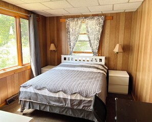 1 bedroom, iron/ironing board, free WiFi, bed sheets - Private Furnished 1BR -- Washer/Dryer -- Easy Access to Boston (Malden)