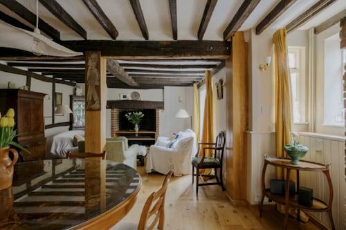 Charming Grade II-Listed Tudor Cottage in the Sussex High Weald