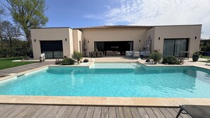 Outdoor pool - Modern villa 10 minutes from the beach (Grimaud)
