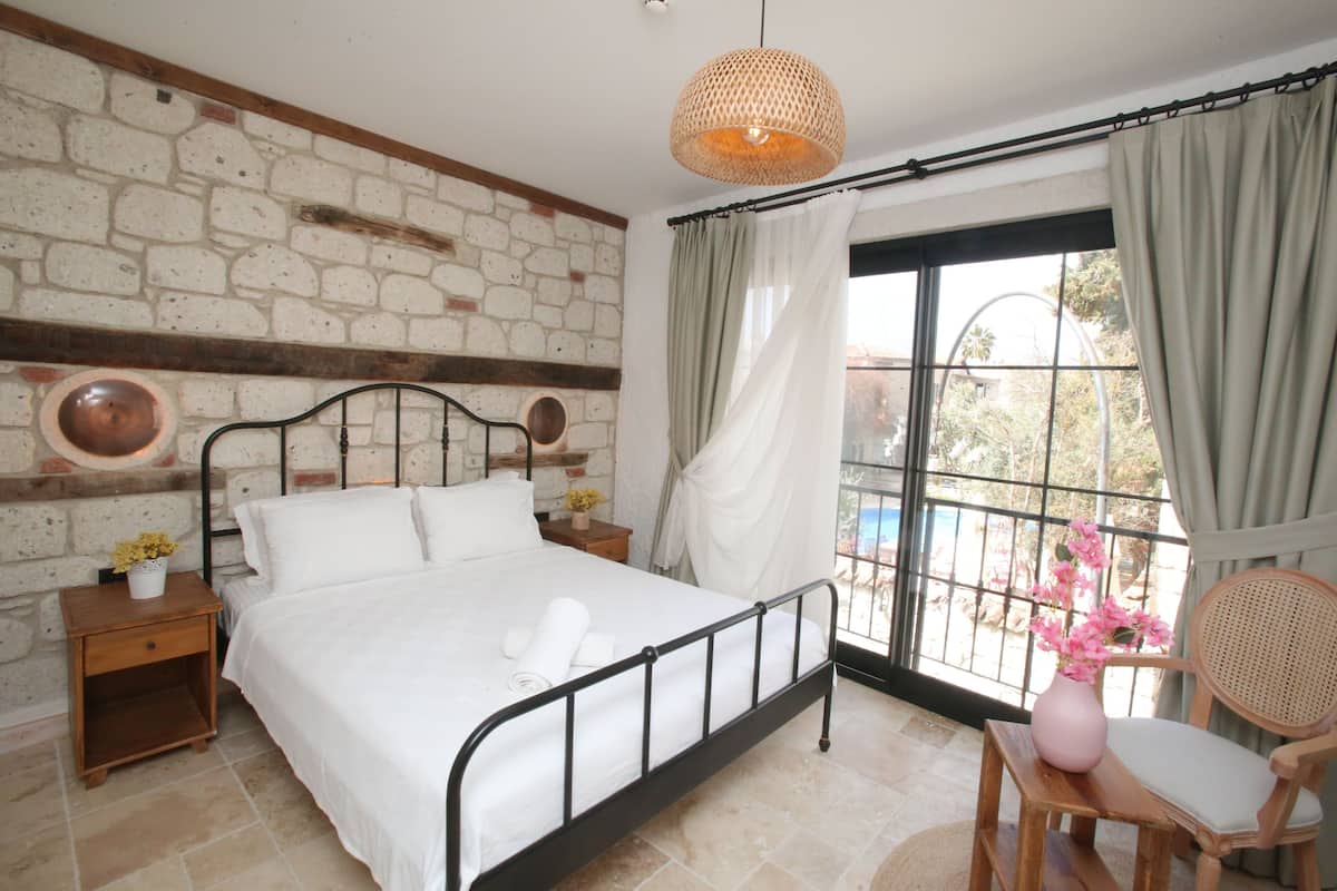 Phòng Deluxe, 1 phòng ngủ, quang cảnh hồ bơi, cạnh hồ bơi