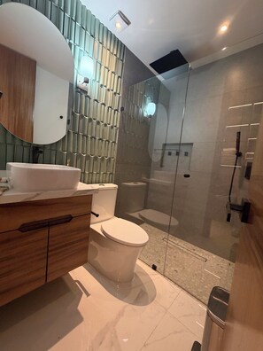 Hair dryer, towels, soap, shampoo - 2-Bedroom New Luxury Condo in Zona Romántica • Rooftop Pool • Much More! (Puerto Vallarta)