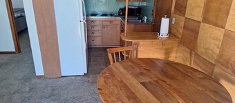 Cozy 1-bedroom house in tranquil West Burlington with AC and Internet.