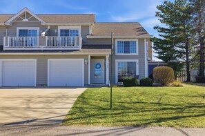 Exterior - Lakebound - 2 BR in New Buffalo - assn pool, walk to beach! (New Buffalo)