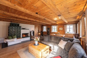 Living area - Quiet natural apartment with log cabin in Johannishof (Oybin)