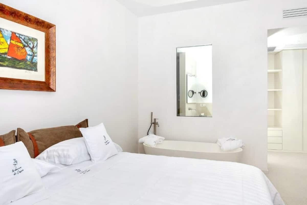 Nhà Cao cấp, quang cảnh biển | Bộ đồ giường kháng dị ứng, minibar với thức ăn, đồ uống miễn phí