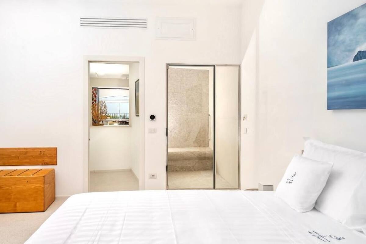 Nhà Cao cấp, quang cảnh biển | Bộ đồ giường kháng dị ứng, minibar với thức ăn, đồ uống miễn phí