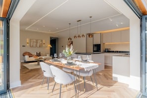 Dining - Megan`s Hideaway | Luxury 4 Bed Retreat (Lincomb)