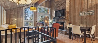 New Listing! Condo in Ptarmigan Village, Shared Pools and Hot Tub!