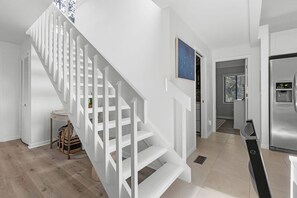 Interior - Fabulous 2 bed with a loft! Amenities included! Pets NOT allowed (Seabrook Island)