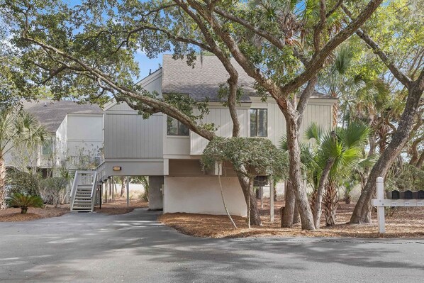 Exterior - Fabulous 2 bed with a loft! Amenities included! Pets NOT allowed (Seabrook Island)