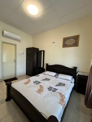 3 bedrooms, iron/ironing board, free WiFi, bed sheets