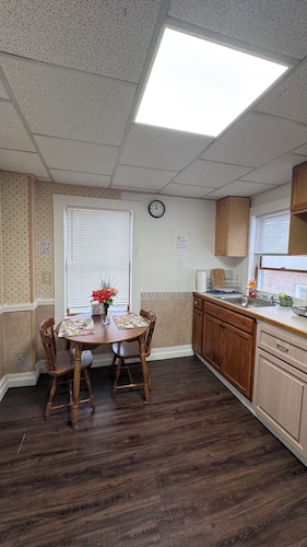 Private 1BR Near Boston — Kitchen & Laundry