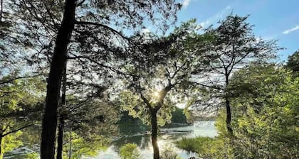 Lakefront 3-Bed Home on Old Hickory Lake