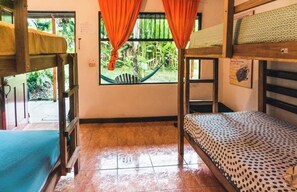 9 chambres, Wi-Fi, draps fournis