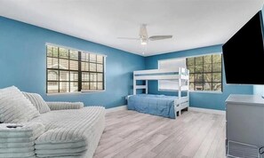 3 chambres, fer et planche à repasser, Wi-Fi gratuit, draps fournis