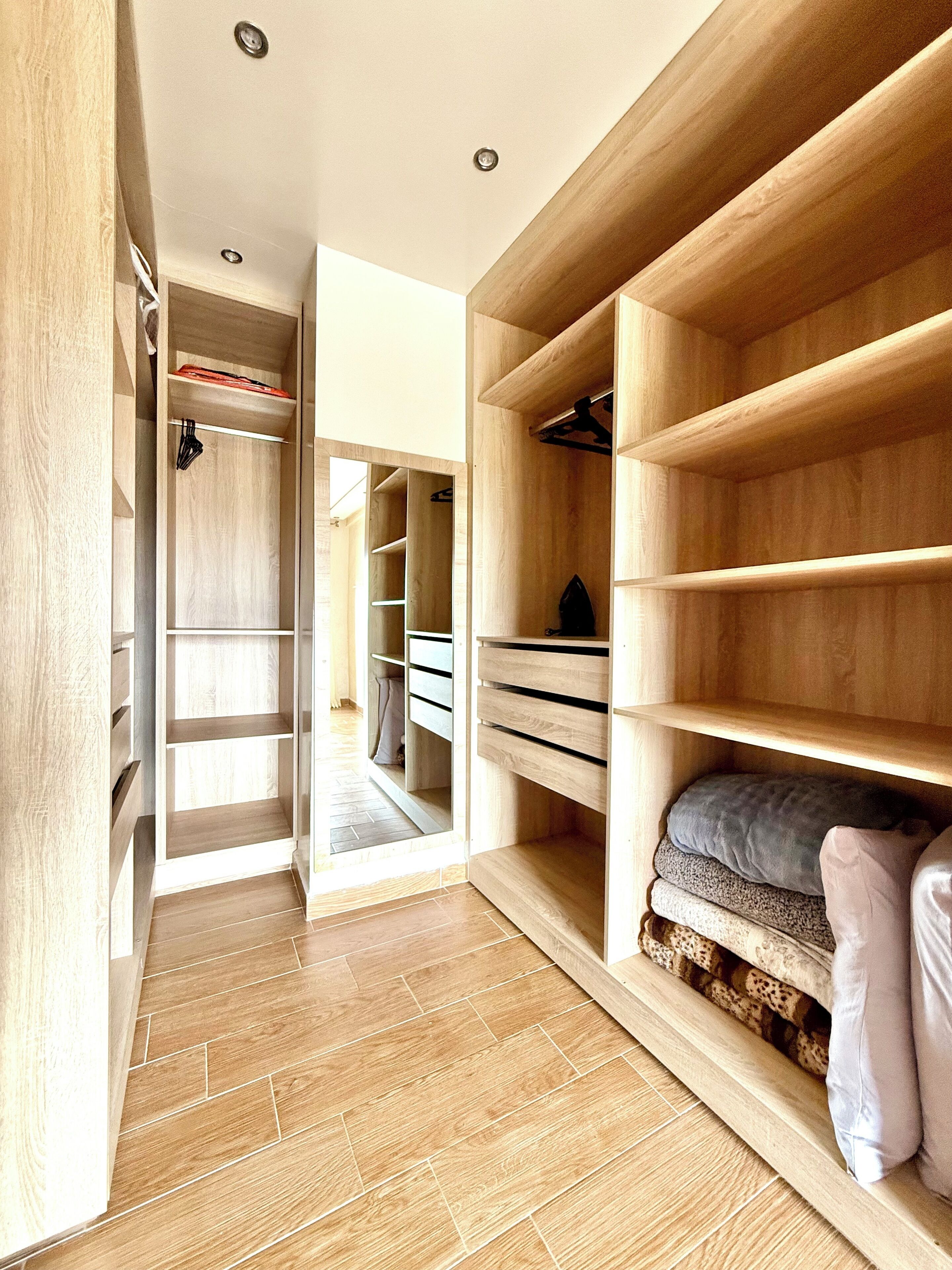 المنشأة من الداخل