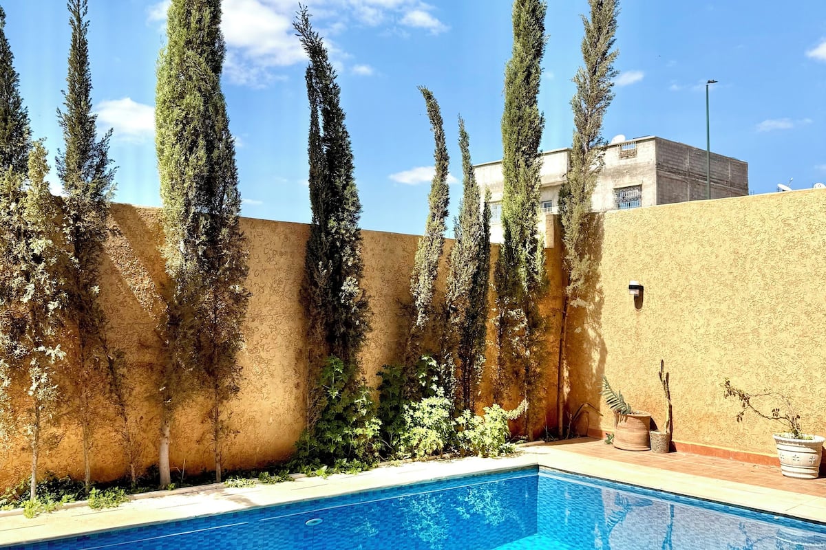 Villa - balkong - utsikt mot bergen | Pool