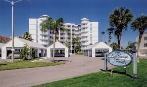 Exterior - 10/10 Condo Beach Oasis Large Balcony & Private Stairs to Pool/Sand! 2 King Beds (Redington Shores)
