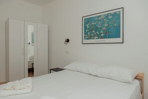2 bedrooms, WiFi, bed sheets