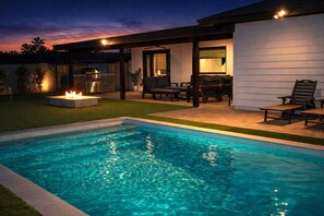 Outdoor pool - Heritage District Retreat- Modern Pool Oasis- Walk to Downtown Gilbert (Gilbert)