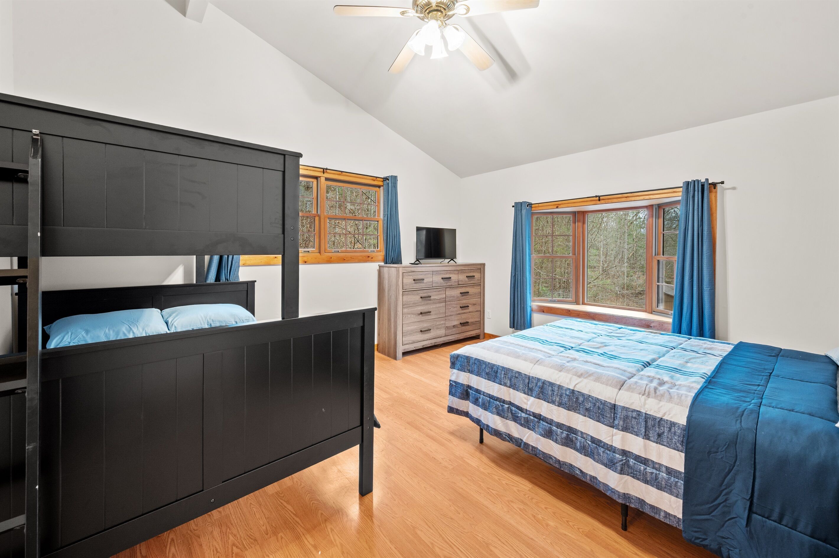 2 habitaciones, wifi gratis y ropa de cama 