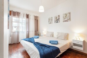 2 chambres, fer et planche à repasser, Wi-Fi, draps fournis