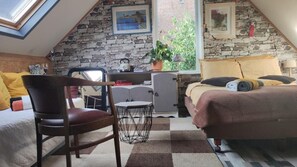 Habitación triple Confort, vista al patio