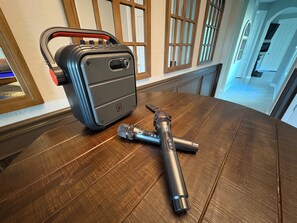 Interior - 4BR Single-Level Retreat FREE Heated Pool & Spa (Florence)