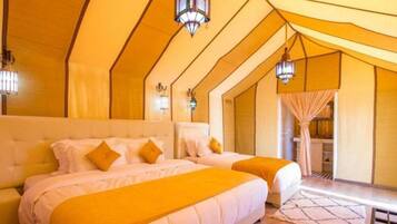 Deluxe driepersoonskamer, uitzicht op de woestijn