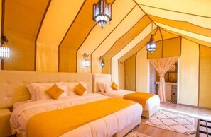 Deluxe Triple Room, Desert View