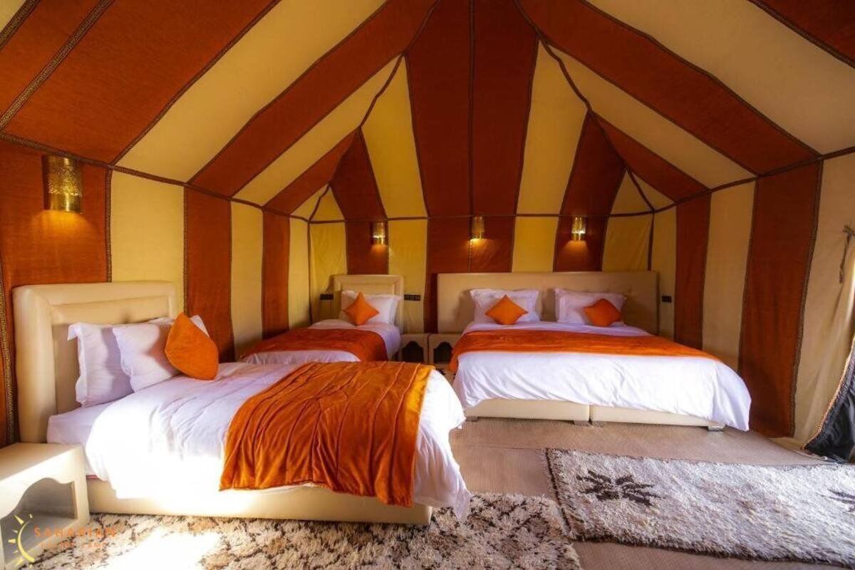 Kolmen hengen deluxe-huone, näkymä aavikolle