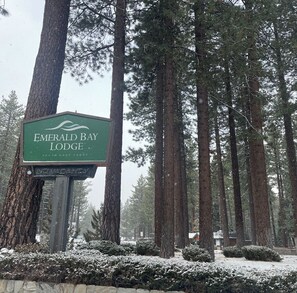 Miscellaneous - Welcoming 1-king bedroom lodge in South Lake Tahoe w/Kitchen (South Lake Tahoe)