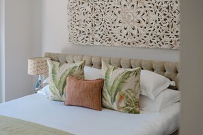 3 habitaciones, tabla de planchar con plancha, wifi y ropa de cama 