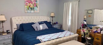Adorable 2 bedroom 2 bath house in quant town of Oxford MS. Right outside of tow