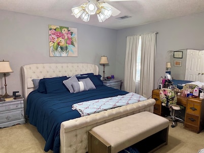 Adorable 2 bedroom 2 bath house in quant town of Oxford MS. Right outside of tow