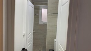 Eenvoudig appartement, niet-roken, magnetron | Interieur