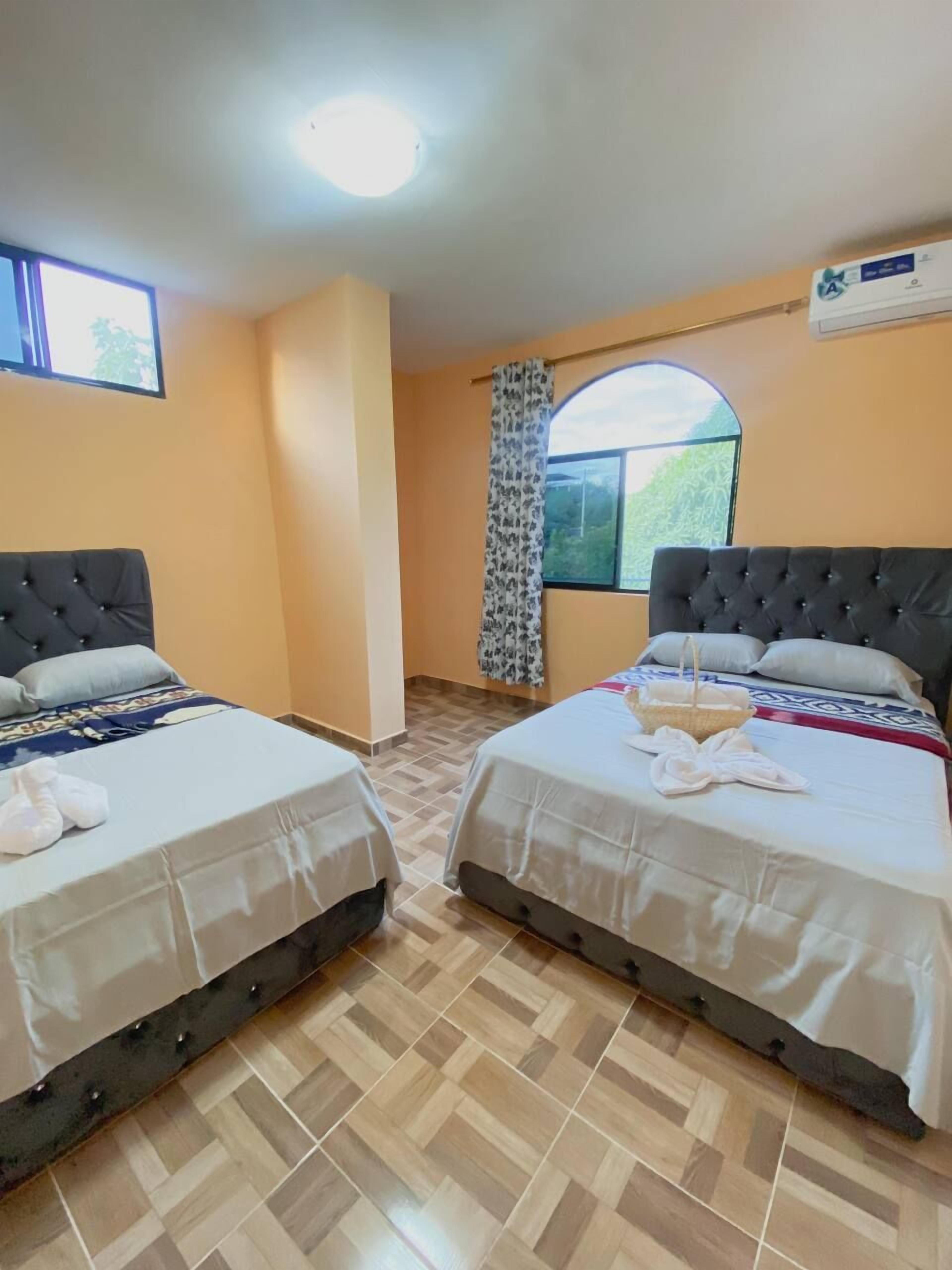 Comfort-huoneisto, 2 makuuhuonetta, ilmastointi, torni | Tallelokero huoneessa, silitysrauta/-lauta, ilmainen Wi-Fi