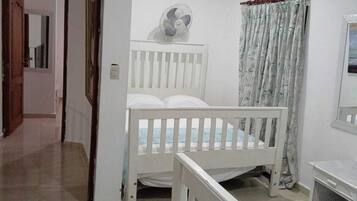8 bedrooms, WiFi