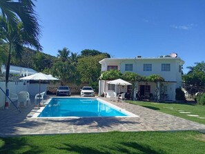 Pool - Gorgeous 8-bedroom villa with AC in vibrant Barahona (Barahona)