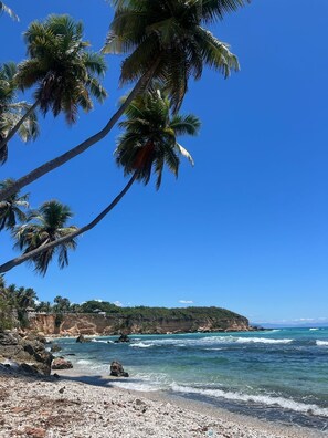 Beach - Gorgeous 8-bedroom villa with AC in vibrant Barahona (Barahona)