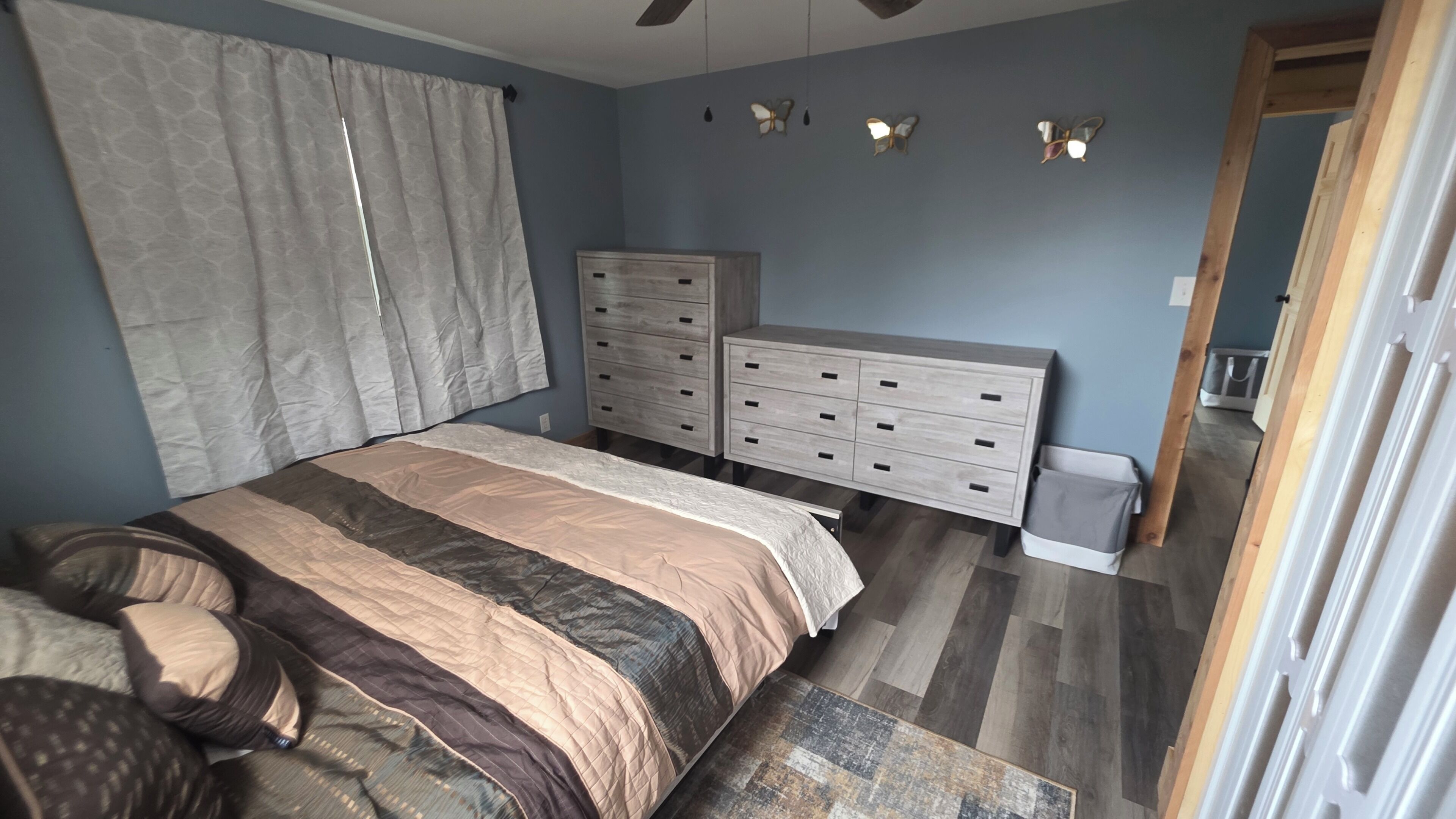 2 bedrooms, iron/ironing board, free WiFi, bed sheets