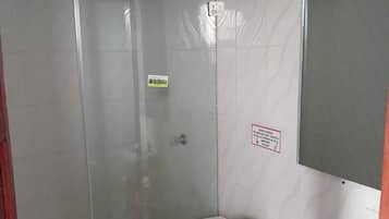 Kamar Triple | Kamar mandi