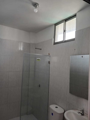 Triple Room | Bathroom - AMAREA HOTEL BOUTIQUE (Santiago de Tolú)