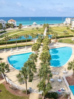 A heated pool - Renovated Spacious Condo! Two Resort Pools! (Miramar Beach)