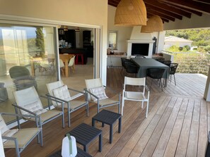 Outdoor dining - Large vacation home 15p, swimming pool and sea view of the Sanguinaires Islands (Coti-Chiavari)